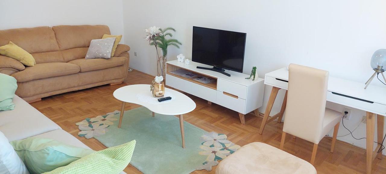 Apartment Meli วาราชดีน ภายนอก รูปภาพ