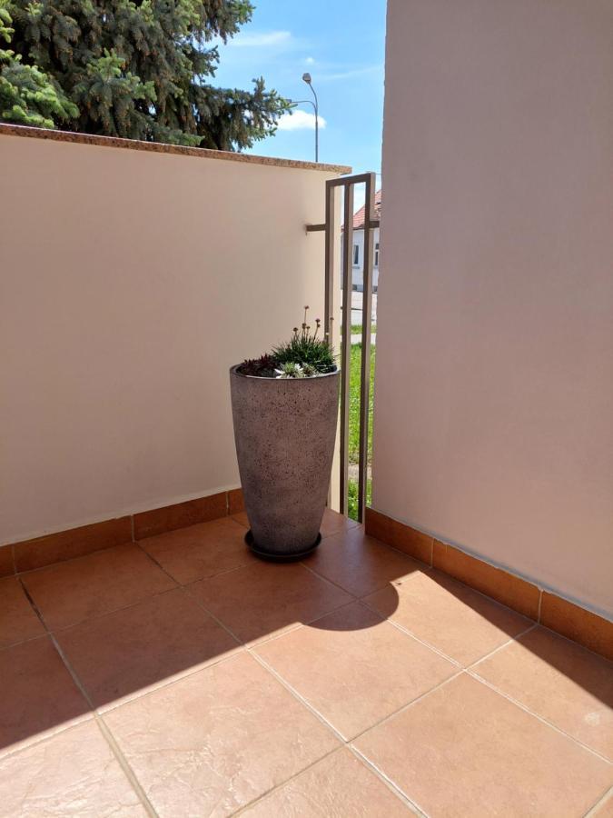 Apartment Meli วาราชดีน ภายนอก รูปภาพ
