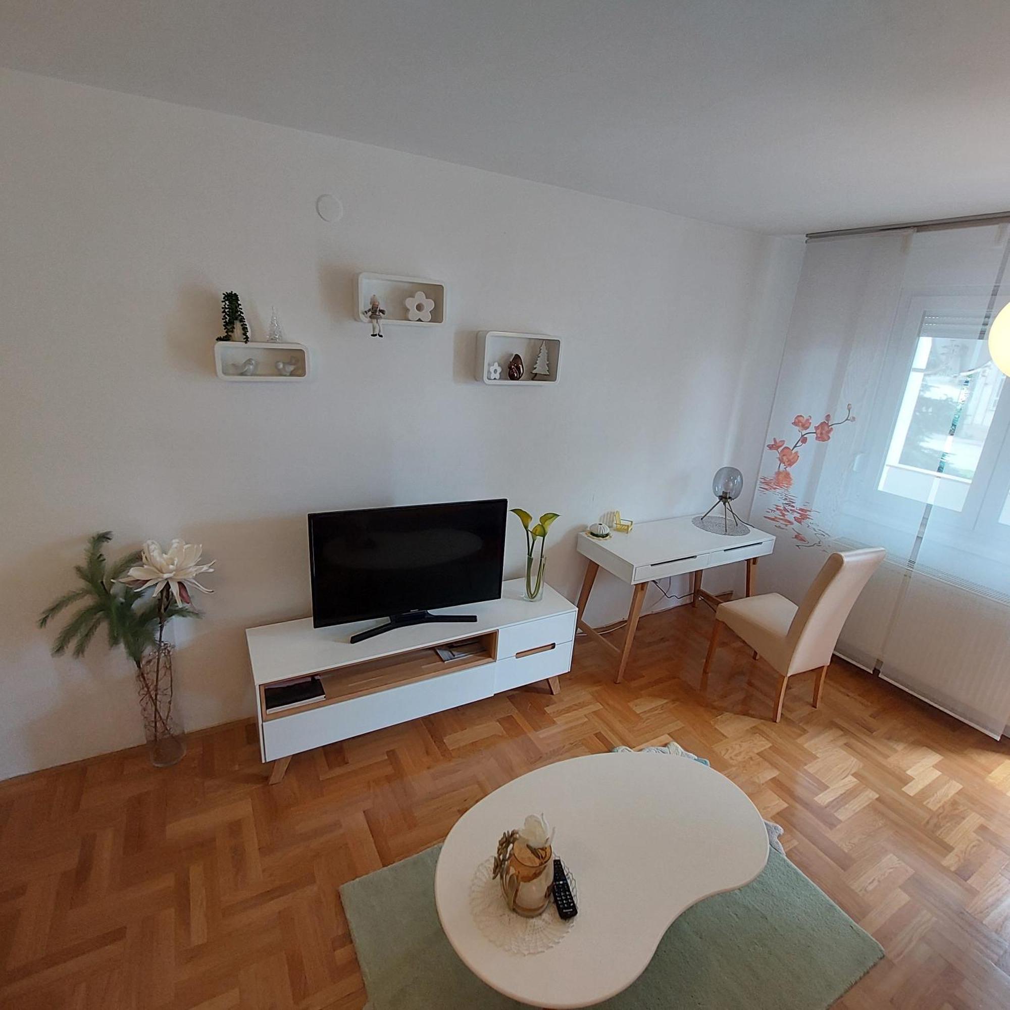 Apartment Meli วาราชดีน ภายนอก รูปภาพ
