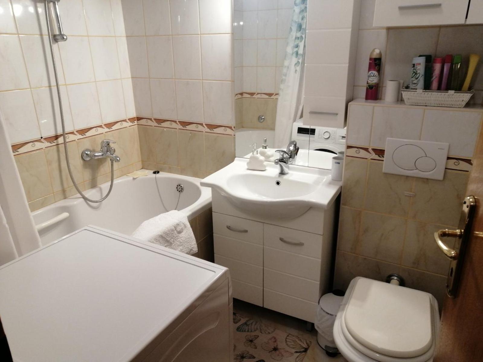 Apartment Meli วาราชดีน ภายนอก รูปภาพ